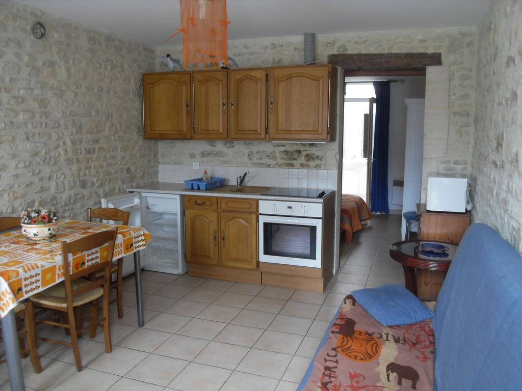Maison En Pierre Leilighet Port-en-Bessin-Huppain Rom bilde